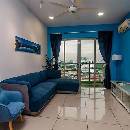 Flora Residence One South By Idealhub Seri Kembangan Exterior foto