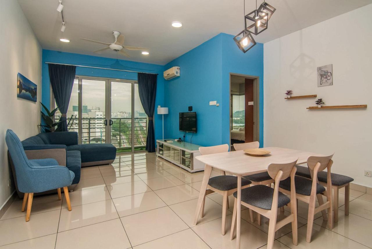 Flora Residence One South By Idealhub Seri Kembangan Exterior foto